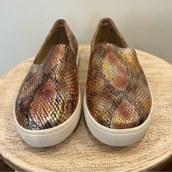 Bella Vita Bebe Slip On Sneakers Metallic Snake Print Size 8.5 - Picture 1 of 7